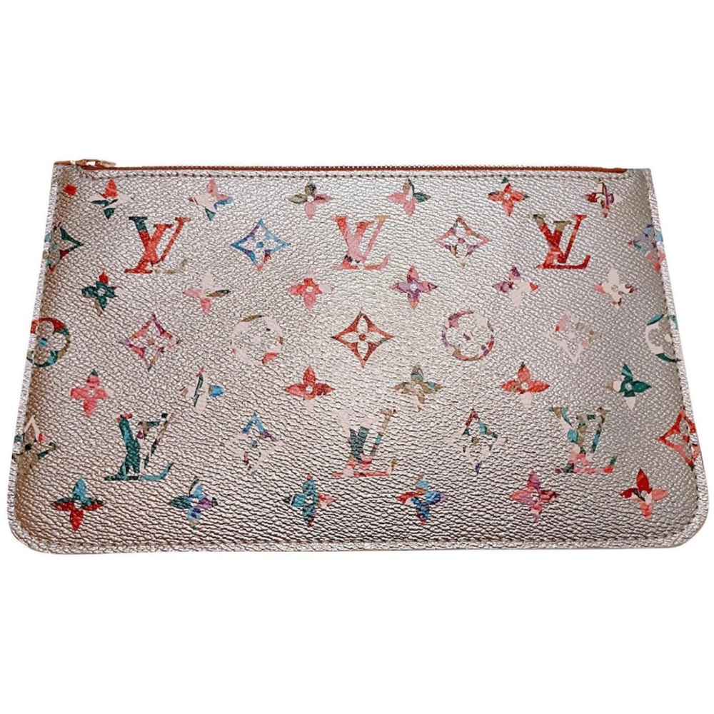 Louis Vuitton pochette. Silver garden collection ✨